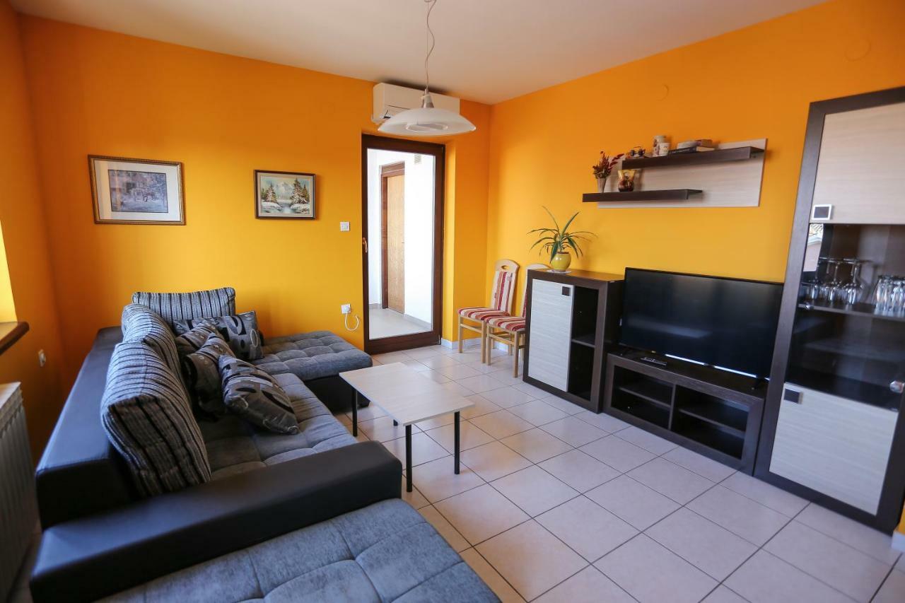 Apartment Sunny Place Póla Kültér fotó